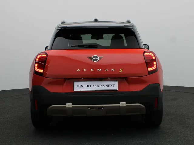 MINI Aceman SE Favoured XL 54.2 kWh 2025 Elektrisch 5