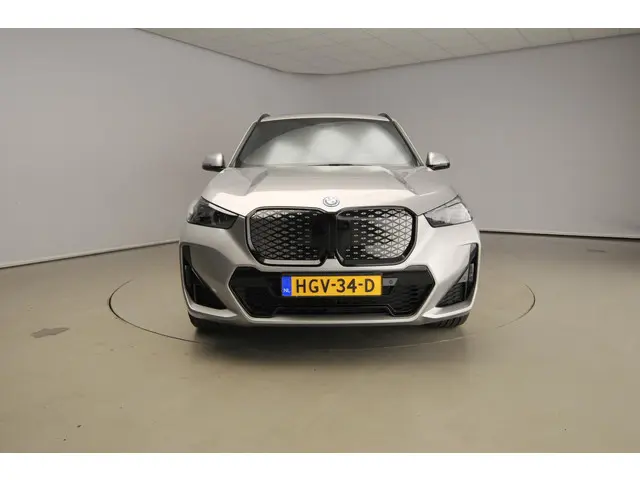 BMW iX1 eDrive20 2025 Elektrisch 5