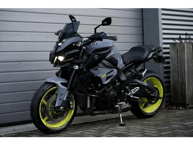 Yamaha MT 10 ABS 2016 Benzine 4