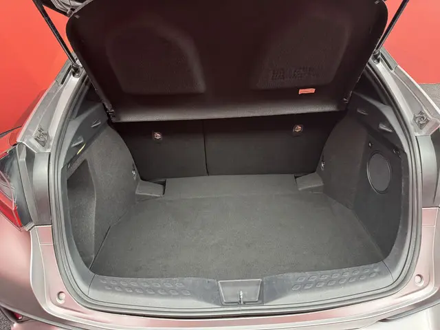 Toyota C-HR 1.8 Hybrid Bi-Tone 2018 Hybride Benzine 14