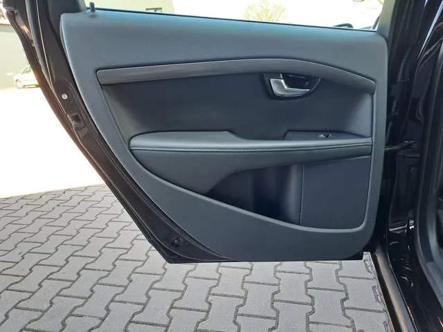 Volvo V70 2.0 T4 Classic Edition 2015 Benzine 26