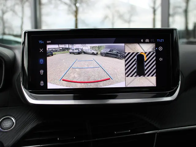 Peugeot 2008 1.2 Hybrid 145 Allure 2025 Hybride Benzine 23