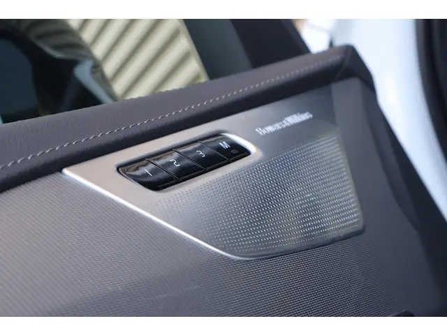 Volvo XC90 B6 AWD R-Design 2022 Benzine 41