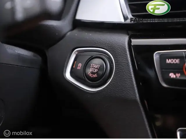 BMW X1 sDrive18i Executive 2018 Benzine 14