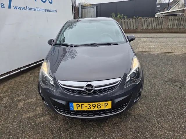 Opel Corsa 1.4-16V Design Ed 2014 Benzine 19