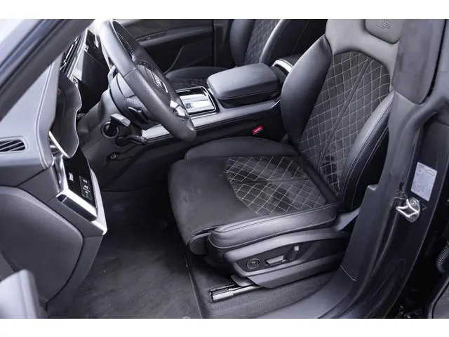 Audi Q8 55 TFSI quattro 2019 Benzine 50