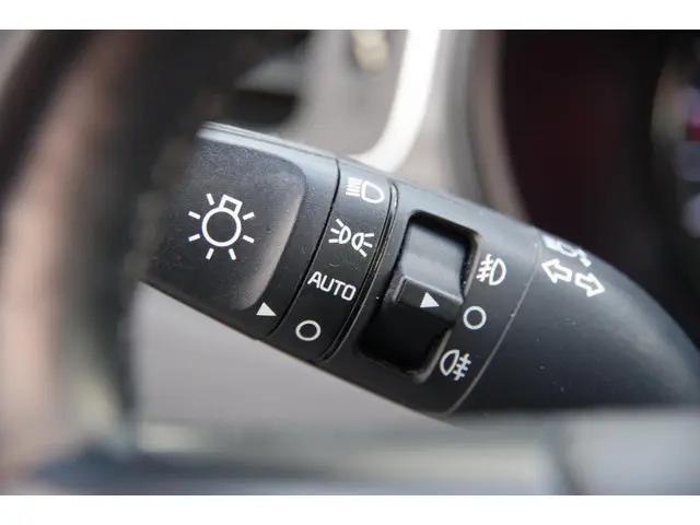 Kia Carens 1.6 GDi Business Pack 2013 Benzine 21