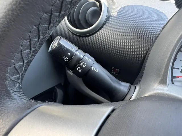 Peugeot 107 1.0 Envy 2013 Benzine 23