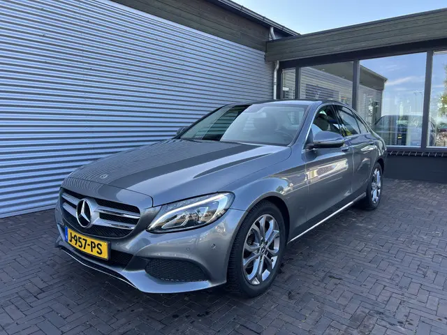 Mercedes-Benz C-Klasse 180 Premium Plus 2018 Benzine 21
