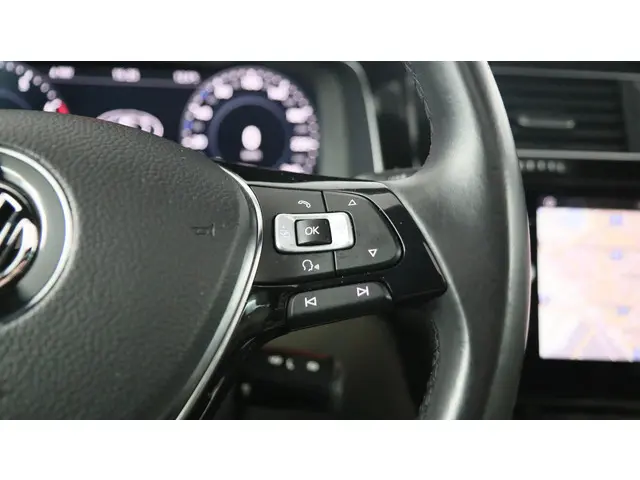 Volkswagen Golf 1.0 TSI 110pk Highline 2017 Benzine 21