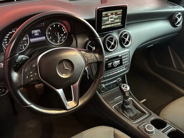 Mercedes-Benz A-Klasse 180 2014 Benzine 21