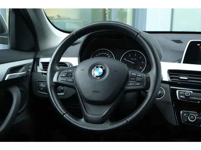 BMW X1 sDrive18d Executive 2017 Diesel 30