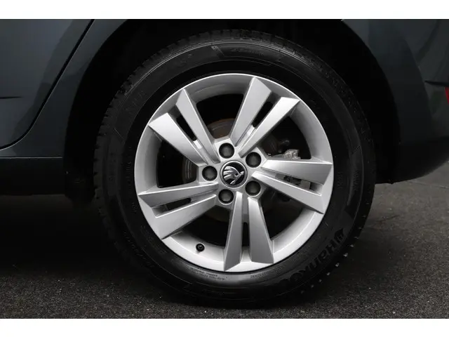 Škoda Fabia 1.0 TSI Ambition 2021 Benzine 34