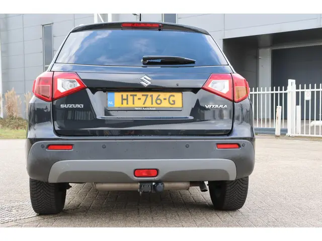 Suzuki Vitara 1.6 High Executive 2016 Benzine 12