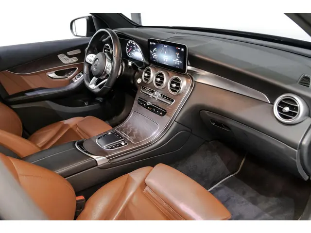 Mercedes-Benz GLC 300e 4MATIC 2021 Hybride Benzine 33