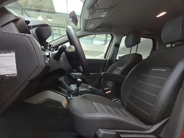 Dacia Duster 1.0 TCe Prestige 2021 Benzine 12