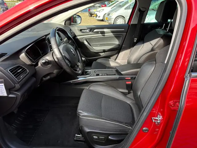 Renault Mégane 1.2 TCe Bose Groot navigatie 2016 Benzine 6