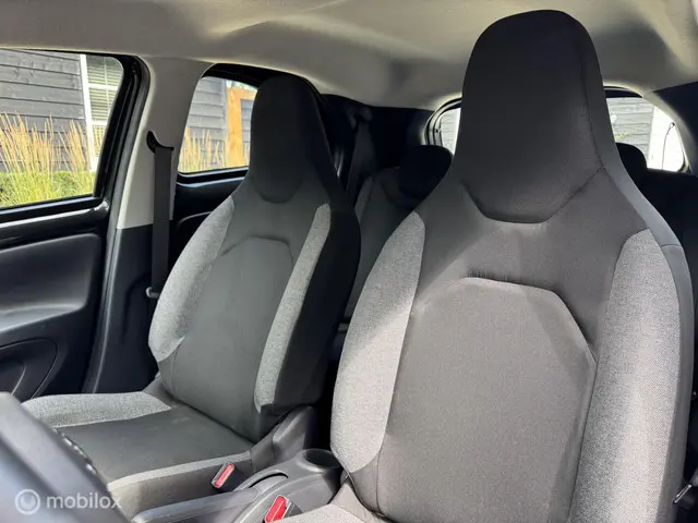 Toyota Aygo X 1.0 VVT-i MT Play 2023 Benzine 8