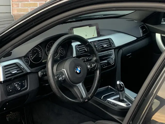 BMW 3 Serie 330e 2016 Hybride Benzine 2