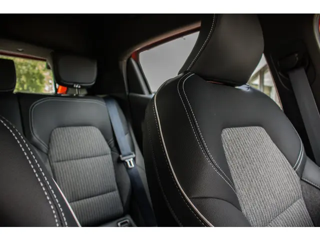 Renault Clio TCe 90 Intens 2021 Benzine 29