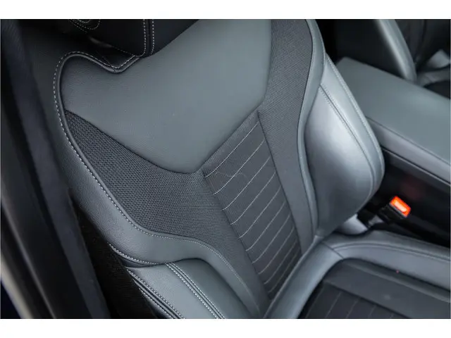 BMW 3 Serie Touring 320i Sportline 2021 Benzine 27