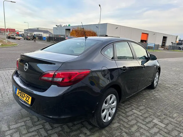 Opel Astra NOTCHBACK BA2H4EHTA5 2014 Benzine 7