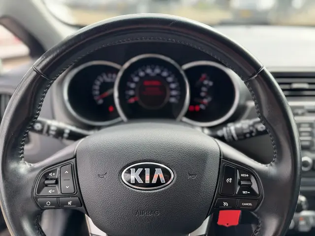 Kia Rio 1.2 CVVT World Cup Edition 2014 Benzine 26
