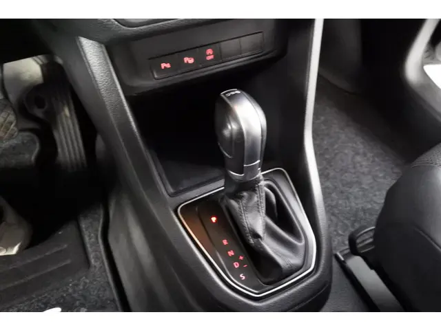 Volkswagen Caddy 1.4 TSi 125pk DSG Highline 2018 Benzine 8