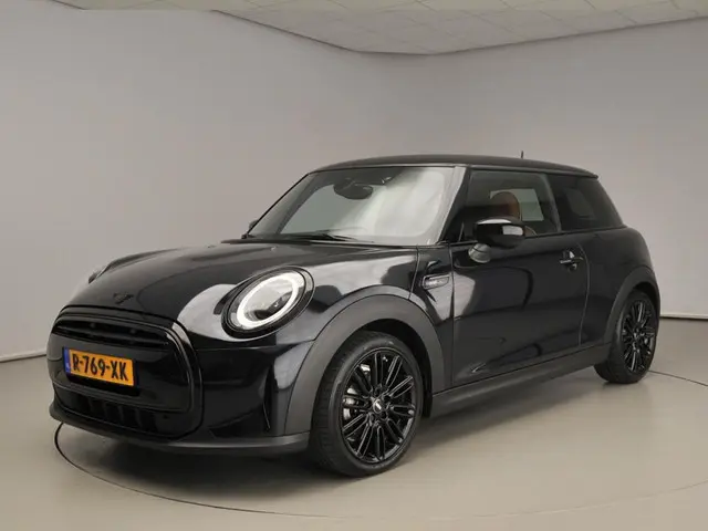 MINI 3-Deurs Cooper 2022 Benzine 35