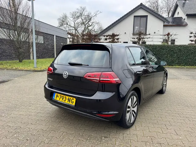 Volkswagen e-Golf E-Golf 2015 Elektrisch 16