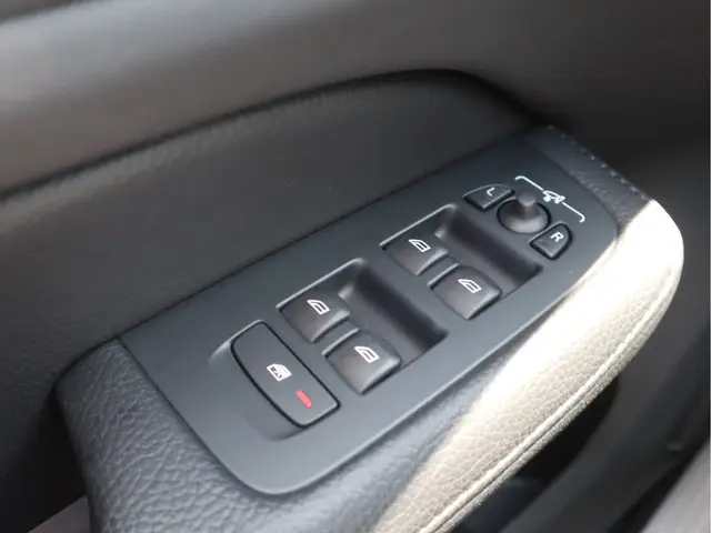 Volvo V60 2.0 B3 Momentum 2022 Benzine 37