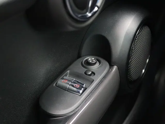 MINI 3-Deurs Cooper 2020 Benzine 14