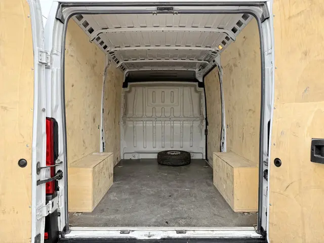 Opel Movano 2.2 HDI 140PK 2023 Diesel 12