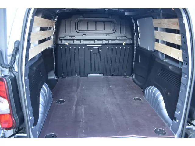Citroën Berlingo BlueHDi 100 S&S L1 2023 Diesel 38