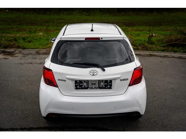 Toyota Yaris 1.0 VVT-i Trend 2015 Benzine 10