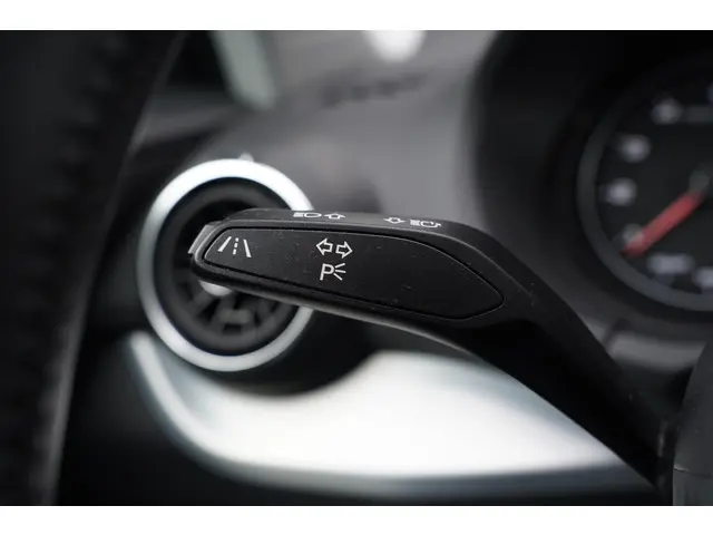 Audi Q2 35 TFSI epic 2020 Benzine 26