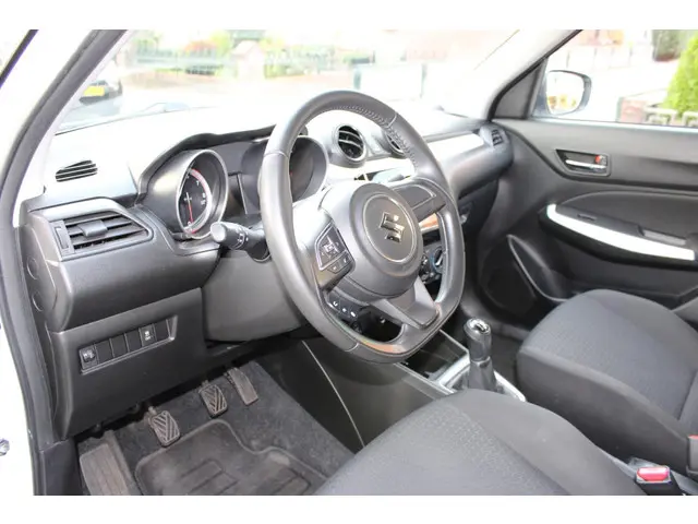 Suzuki Swift 1.2 Business Edition 2017 Benzine 11