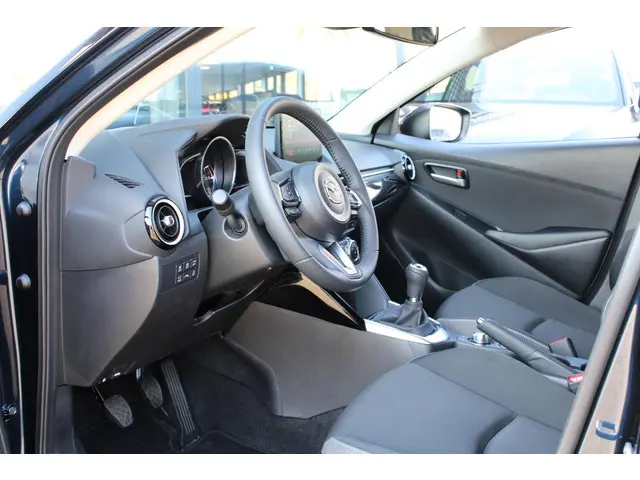 Mazda 2 1.5 e-SkyActiv-G 90 Exclusive-Line 2025 Benzine 11