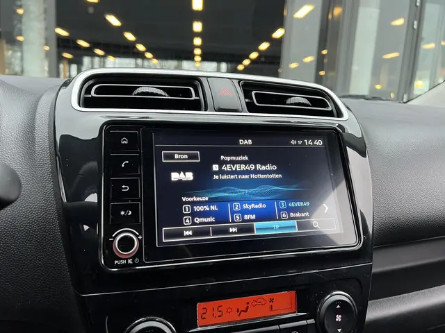 Mitsubishi Space Star 1.2 Dynamic 2024 Benzine 10