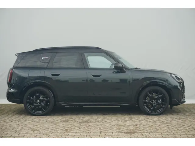 MINI Countryman SE ALL4 2024 Elektrisch 4
