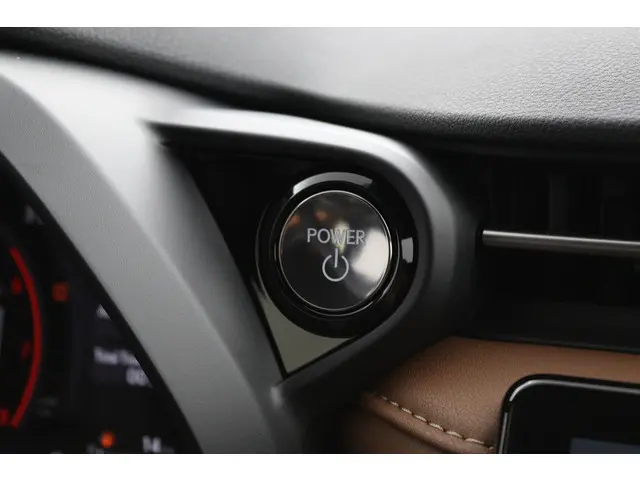 Lexus LBX Relax 2WD 2025 Hybride Benzine 43