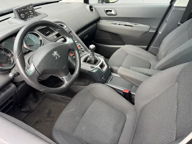 Peugeot 5008 1.2 PureTech Style 7p. 2016 Benzine 33