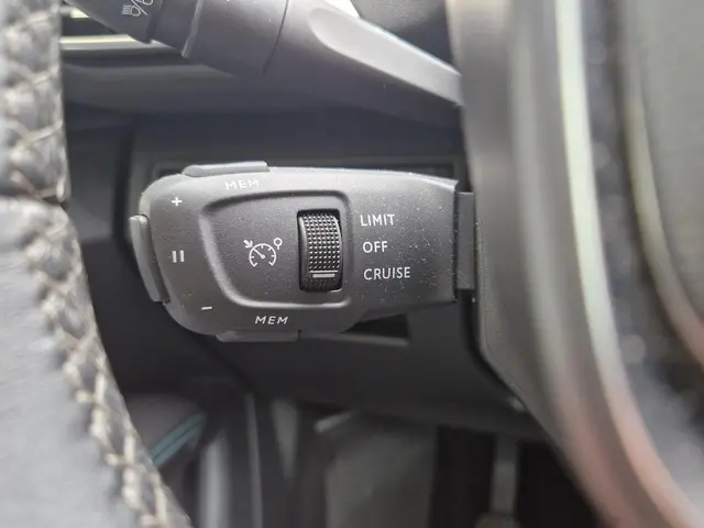 Peugeot 3008 1.2 PureTech Allure Pack 2023 Benzine 22