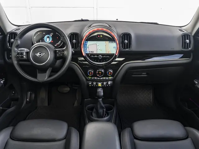 MINI Countryman SE ALL4 2022 Hybride Benzine 7