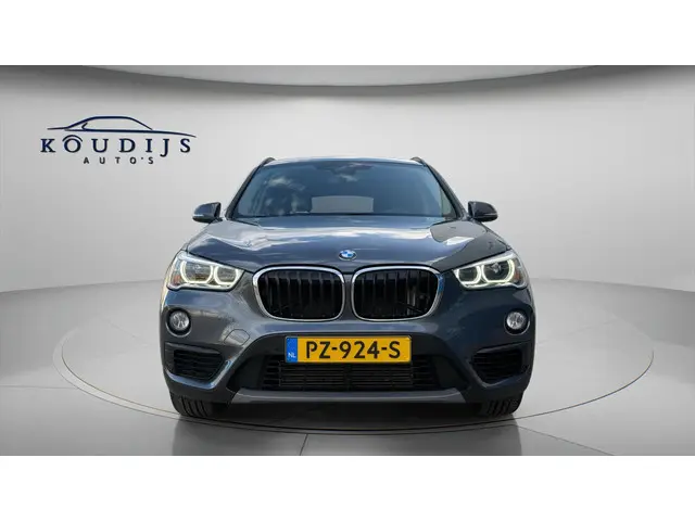BMW X1 SDrive20i Executive, 1ste eigenaar 2017 Benzine 30