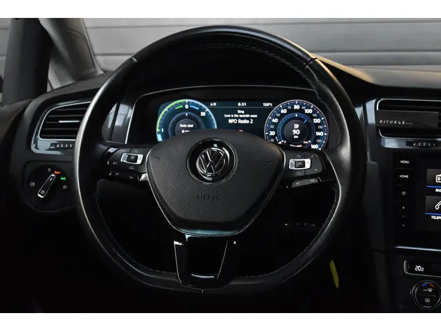 Volkswagen e-Golf e-Golf 2017 Elektrisch 15