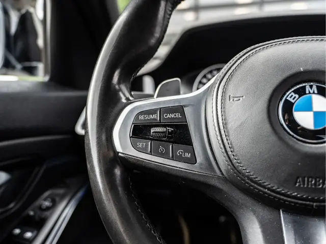 BMW 3 Serie 320i High Executive 2019 Benzine 32