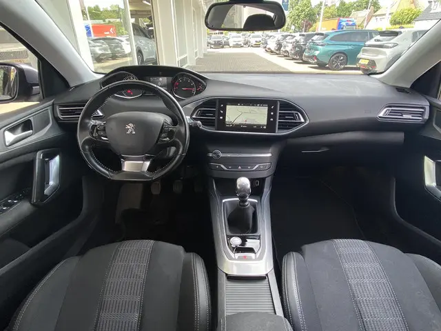 Peugeot 308 1.2T 130pk Tech Edition 2018 Benzine 12