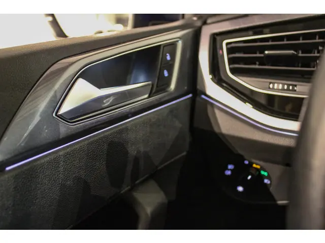 Volkswagen Polo 1.0 TSI Business PANO | IQ 2024 Benzine 50