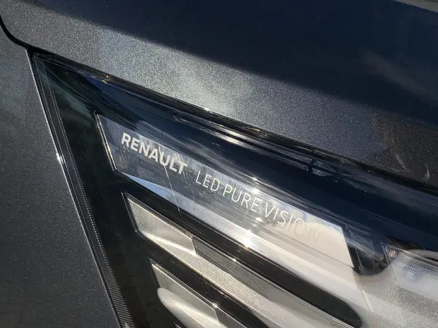 Renault Trafic 2.0 dCi 150 T29 L2H1 DC Luxe 2022 Diesel 25